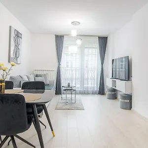  Apartamento Paris Luxury Centre 2bdr W Work Desk And Wifi Near Nevsky Cathedral